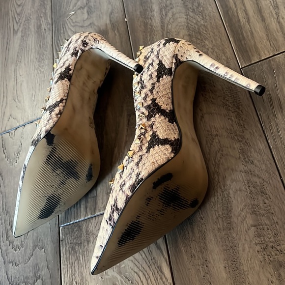 Steve Madden Snake Print Studded Proto Leather Heels Pumps - Picture 3 of 3